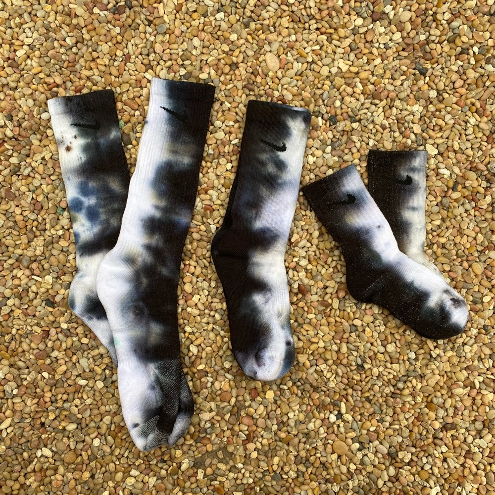 :: BLACK :: ONE PAIR OF FADED WAVY TIE DYE CREW NIKE SOCKS